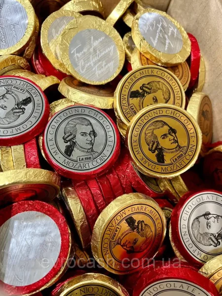 Цукерка шоколадна Монета Laran Dark Milk Compound Chocolate Mozart Coin Red Ларан Моцарт темномолочна в Червонозолотій Фользі 22г - 2