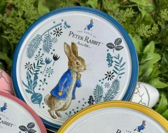 Печиво Cвяткове Jacobsens Bakery Peter Rabbit Benjamin Bunny Blue Кролик Пітер з шоколадною крихтою жб Бокс 150г