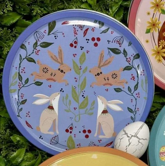 Печиво Cвяткове Jacobsens Bakery Happy Easter Time Tin Bunny Friends Mix Якобсенс мікс з шоколадною крихтою жб Бокс 340г