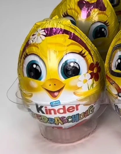 Шоколадне яйце Пасхальне курчатко з Іграшкою Kinder Surprise Easter egg Girl Кіндер Сюрпрайз Дівчинка з квіткою 72г