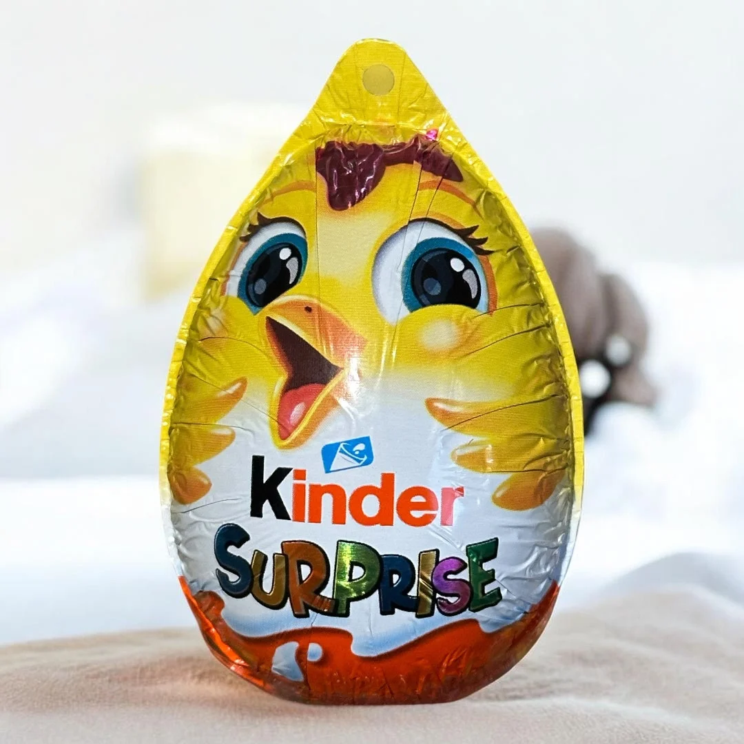 Шоколадне яйце Пасхальне курчатко з Іграшкою Kinder Surprise Easter egg Girl Кіндер Сюрпрайз Дівчинка з бантом 72г