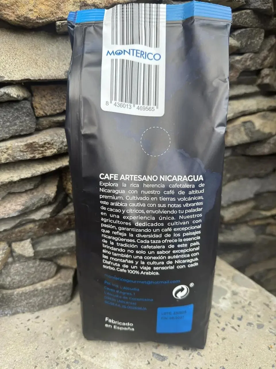 Кава в зернах Monterico Nicaragua Premium Coffee 100% Arabica Монтеріко Нікарагуа Преміум Арабіка Пакет з клапаном 1000г