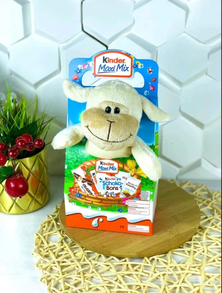 Великодній набір Kinder солодощів kinder maxi mix з м'якою іграшкою (баранчик), 133 г. - 1