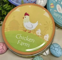 Товар Печиво Cвяткове Jacobsens Bakery Happy Easter Time Tin Chicken Farm Mix Якобсенс мікс з шоколадною крихтою жб Бокс 340г