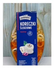 Товар Роли Оселедця Філе в Олії Marinero Koreczki Sledziowe po Gizycku Марінеро по-гіжицьки з паприкою та Цибулею Контейнер 250г