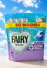 Капсули для прання Дитячі Сенсітів Fairy Non Bio Platinum Extra Freshness Silk Tree Фейрі нон Біо Платінум Чутлива шкіра Шовк 60шт