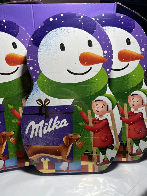 Набір Подарунок Новорічний Адвент календар Сніговик Milka Snow Mix Advents kalender Мілка шоколадні цукерки мікс Дитячий 213г
