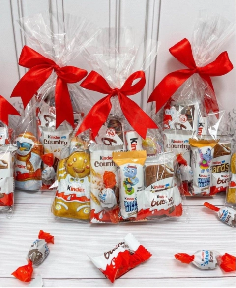 Набір Подарунок новорічний Солодощі Kinder Chrismas Kids Mix Кіндер для Діток 8предметів 1шт Пакет 350г