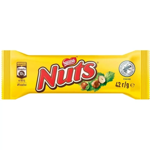 Шоколадний батончик Nestle Nuts Hazelnuts Нестлє Натс шоколадний Бар з карамеллю Нугою та цілими лісовими горіхами 42г