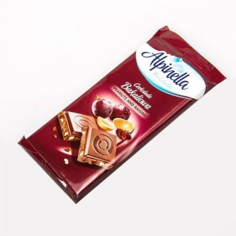 Шоколад молочний з арахісом і родзинками Alpinella czekolada peanuts and raisins 90г