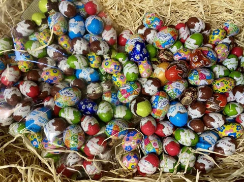Яйця Шоколадні Великодні в фользі Laica Cioccolatini Assortiti Лайка Асорті Праліне молочний шоколад 1кг