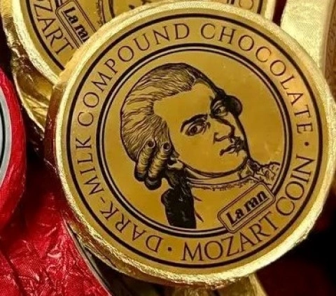 Цукерка шоколадна Монета Laran Dark Milk Compound Chocolate Mozart Coin Gold Ларан Моцарт темномолочна в Золотій Фользі 22г