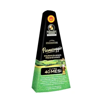 Сир Пармезан кусковий Parmigiano Reggiano Parmareggio 40 mesi Парміжіано Режіано 40 місяців витримка Трикутник 200г